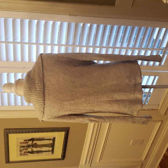 BCBG sweater - Picture 4 of 7